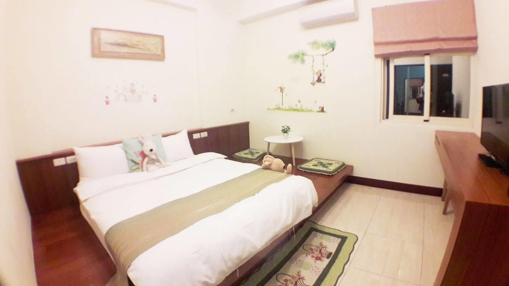 Encounter Hostel Kota Hualien Bagian luar foto