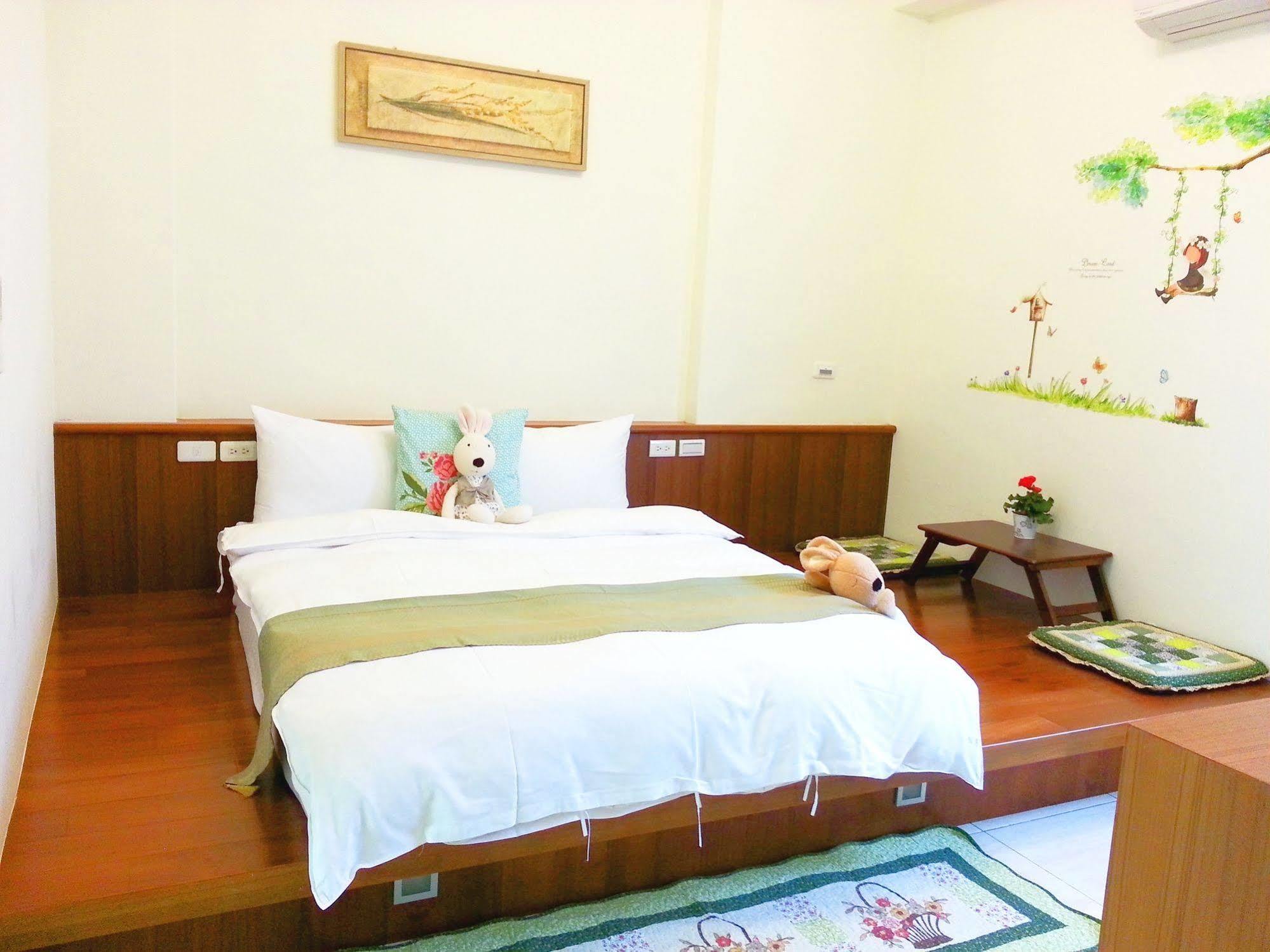 Encounter Hostel Kota Hualien Bagian luar foto
