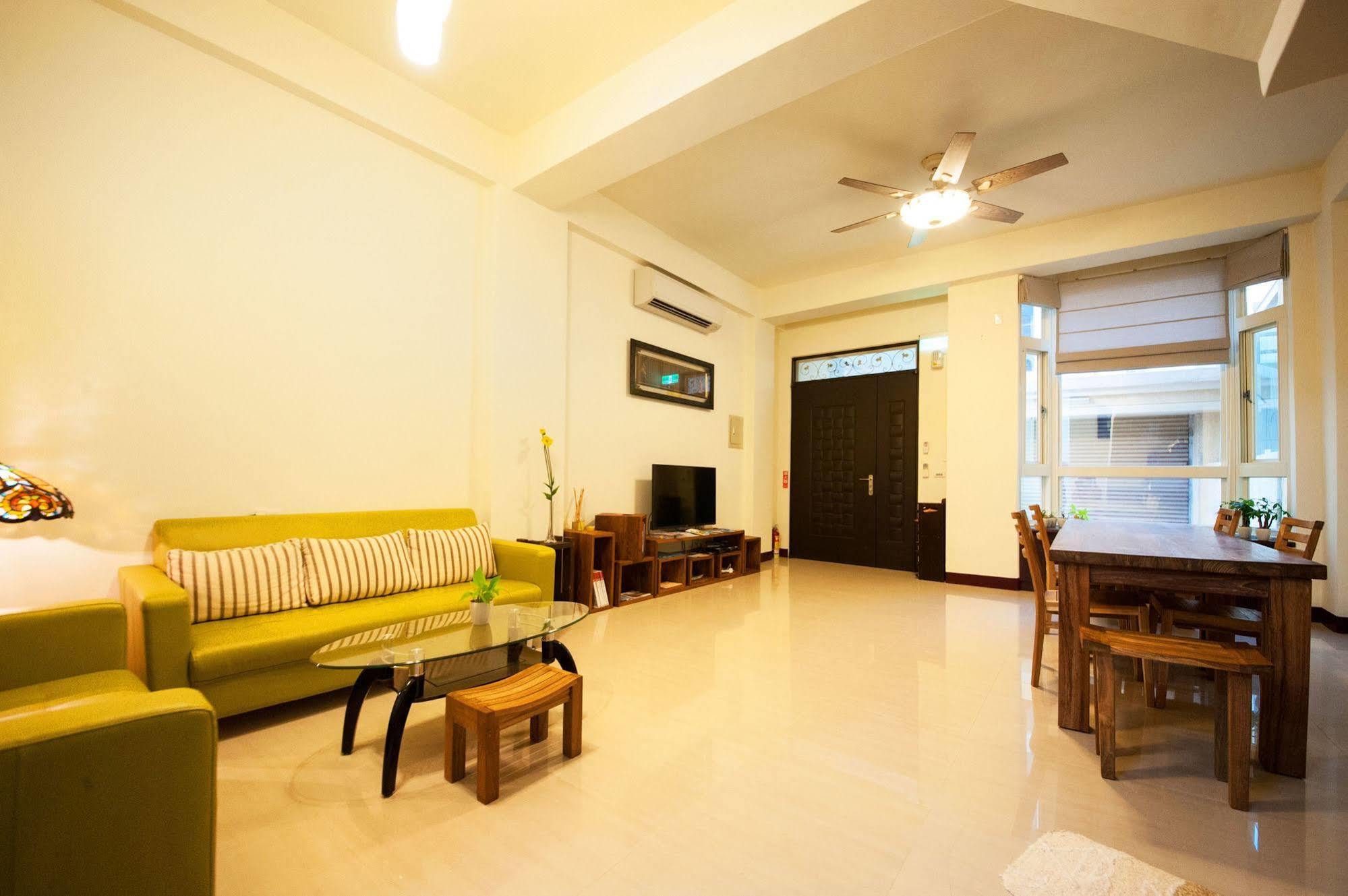 Encounter Hostel Kota Hualien Bagian luar foto